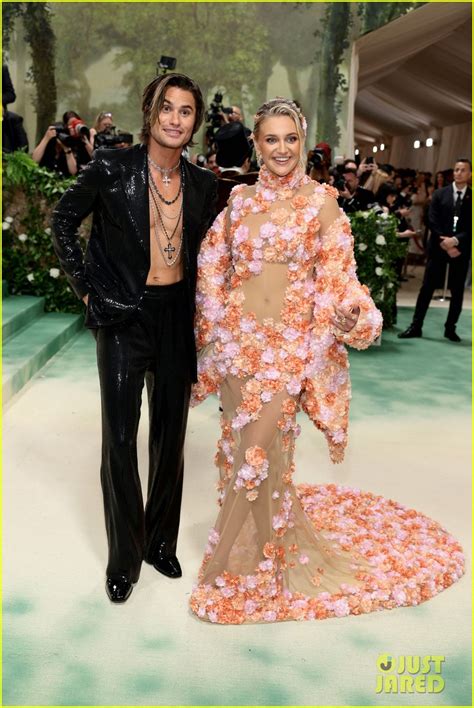 Kelsea Ballerini and Chase Stokes Make Their Met Gala Debut